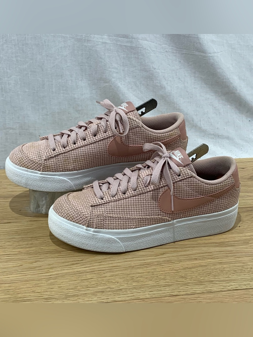 Nike Blazer Low Platform Essential Pink Oxford Woven Women's Size 8 DN0744-600